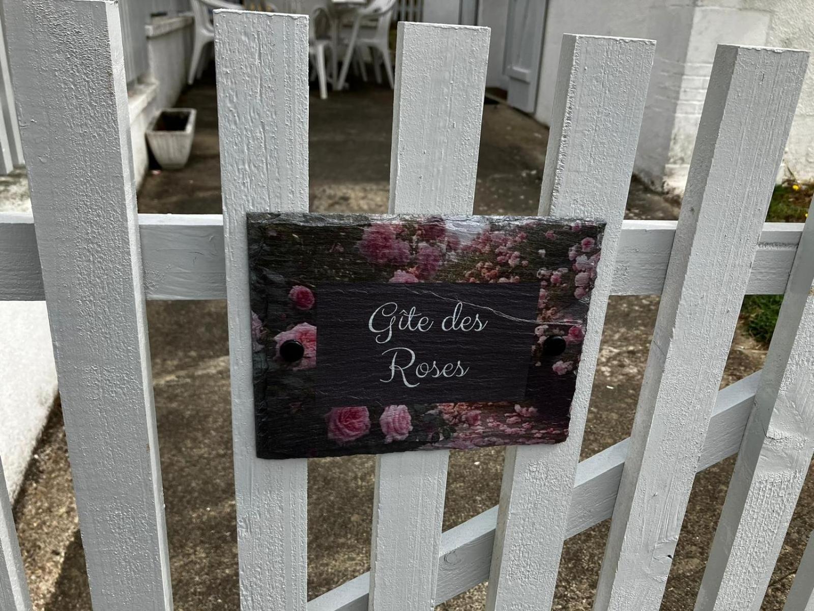 Gite Des Roses Oradour-Fanais Екстериор снимка